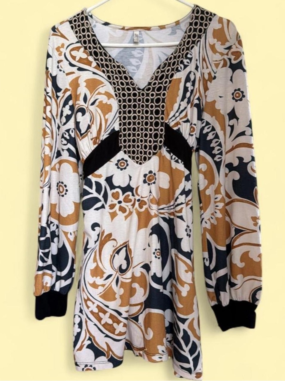 Boho Multicolored Long Sleeve V-Neck Floral Tunic Top Belt - White, Black & Tan